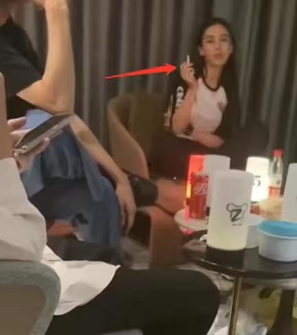 杨颖身高爆料视频最新,最新爆料视频揭示真实身高数据 第3张 杨颖身高爆料视频最新,最新爆料视频揭示真实身高数据 第3张